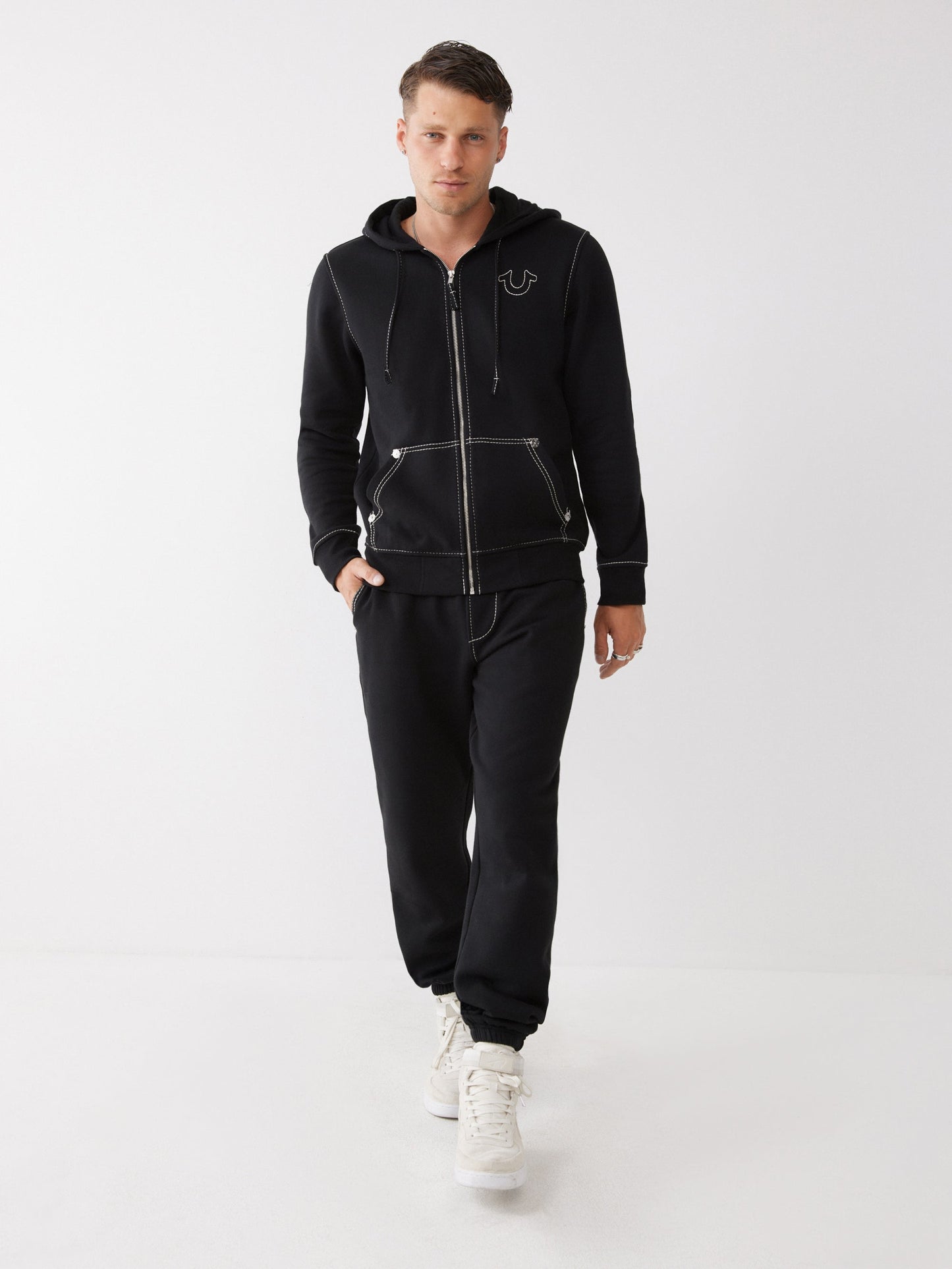 True Religion Jogger Big T Jet Black/Winter White
