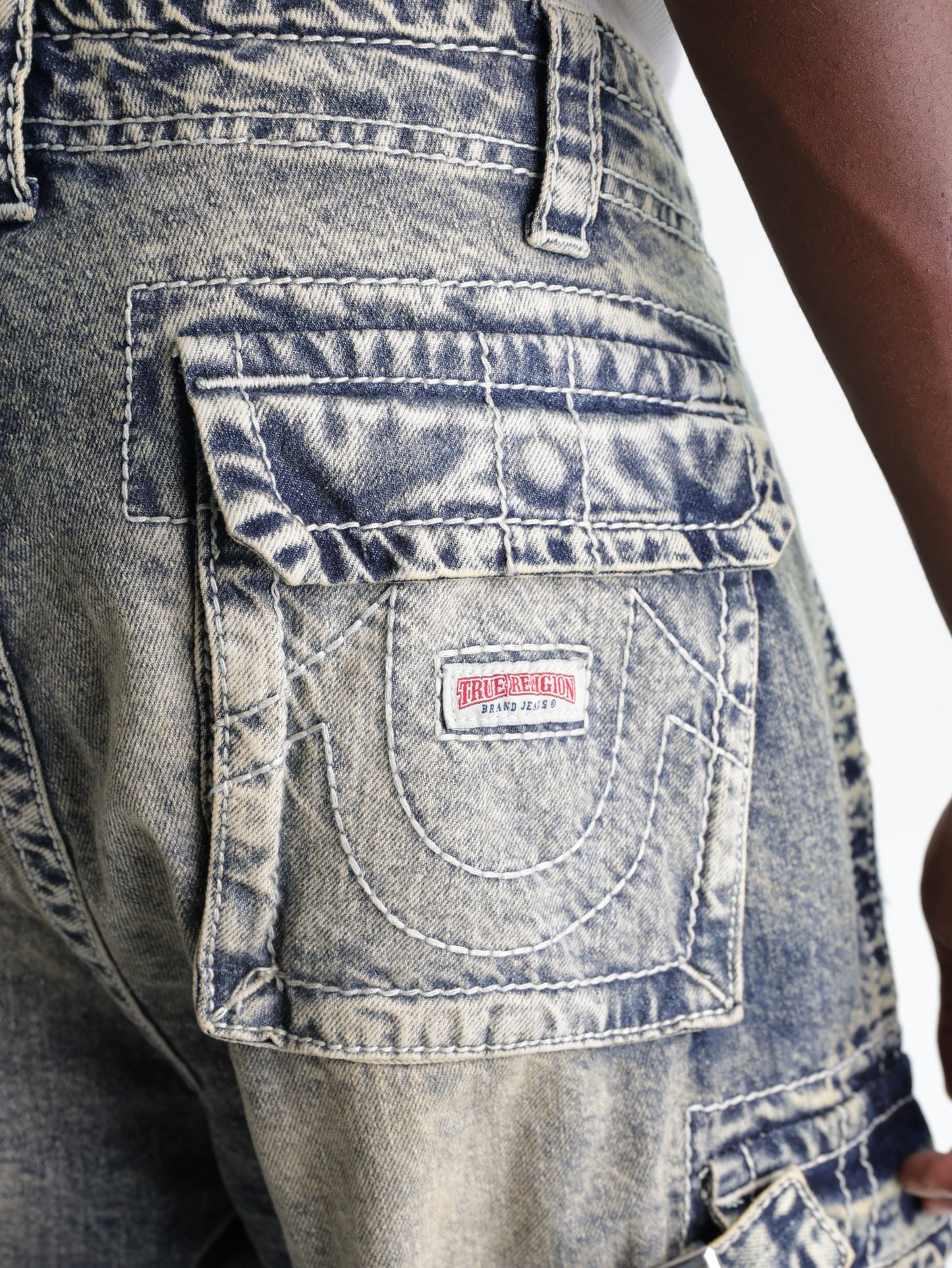 Big T Strap Cargo With Zip Elizabeth St Medium Wash