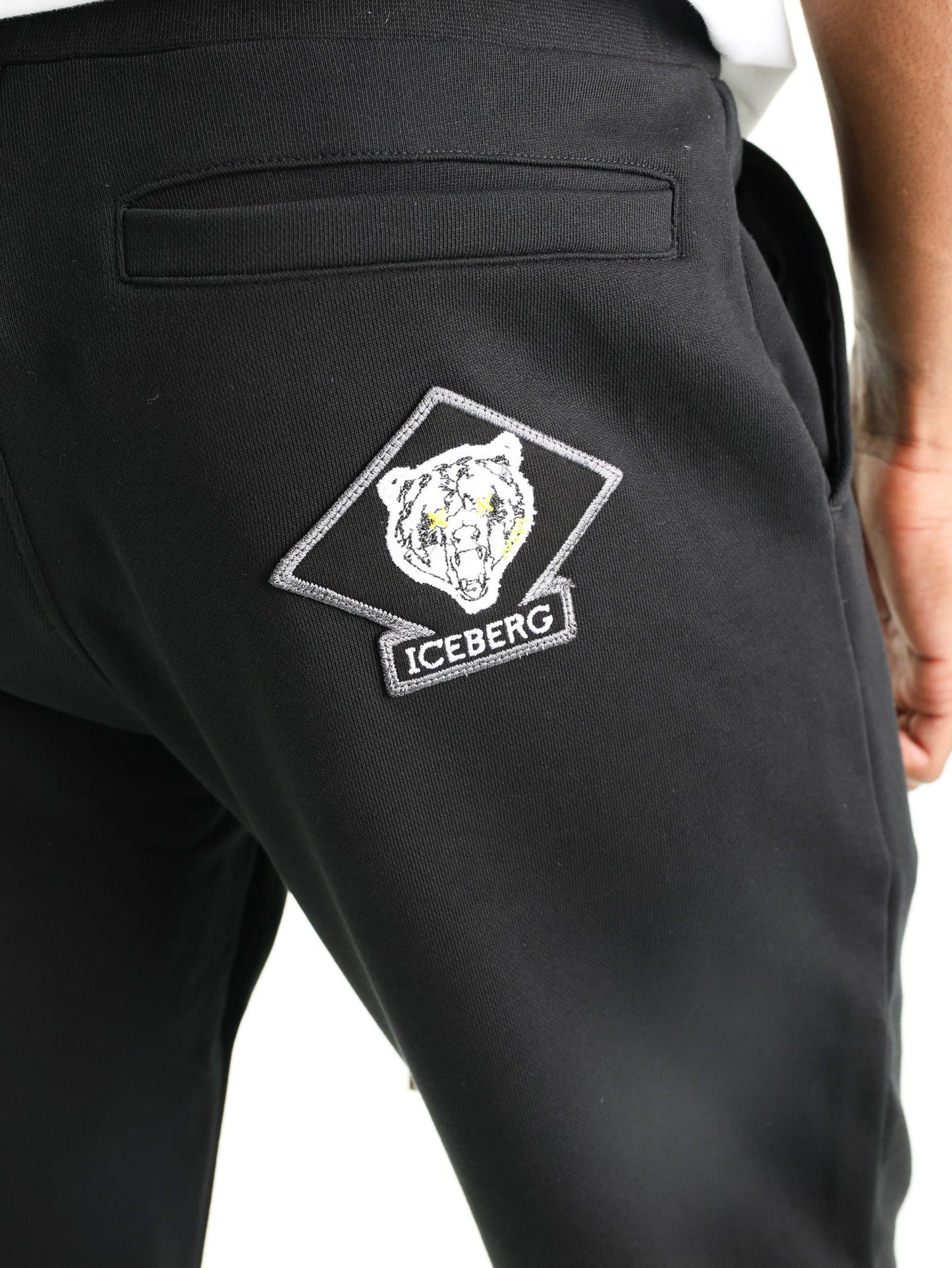 Iceberg Jogger Fleece Embro Bear Patch Black