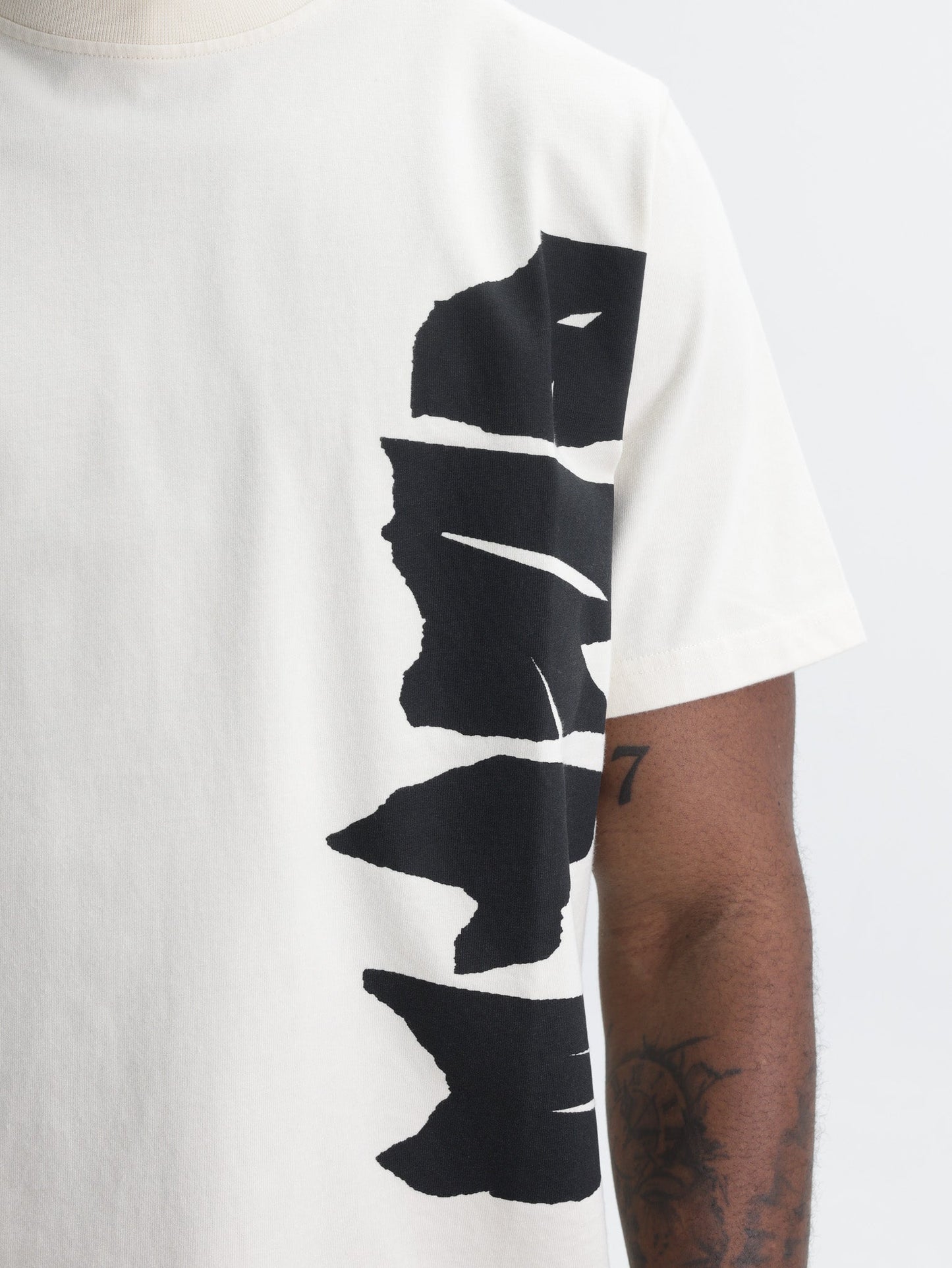 Arte T-Shirt Black Logo Print Cream