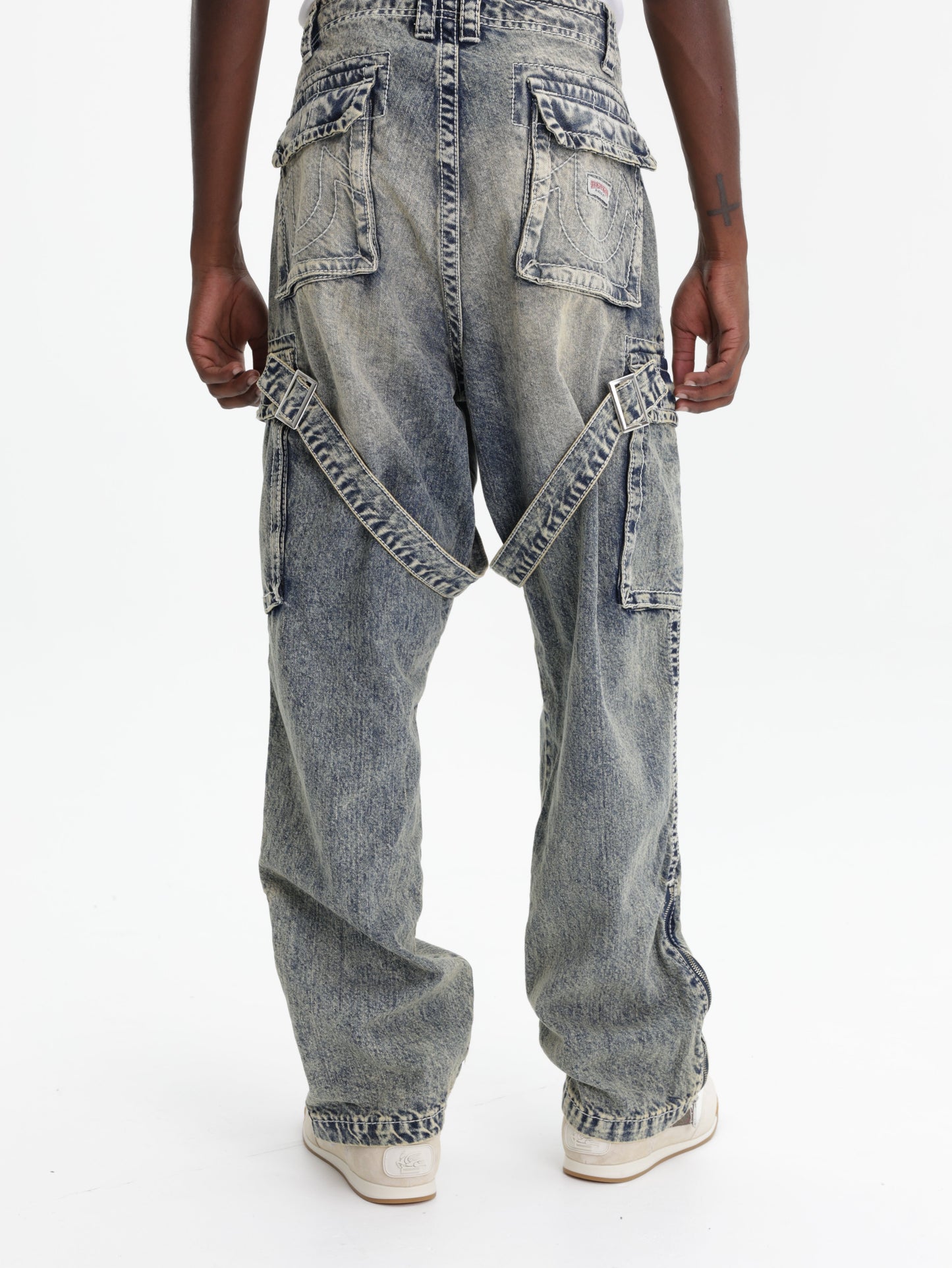 Big T Strap Cargo With Zip Elizabeth St Medium Wash