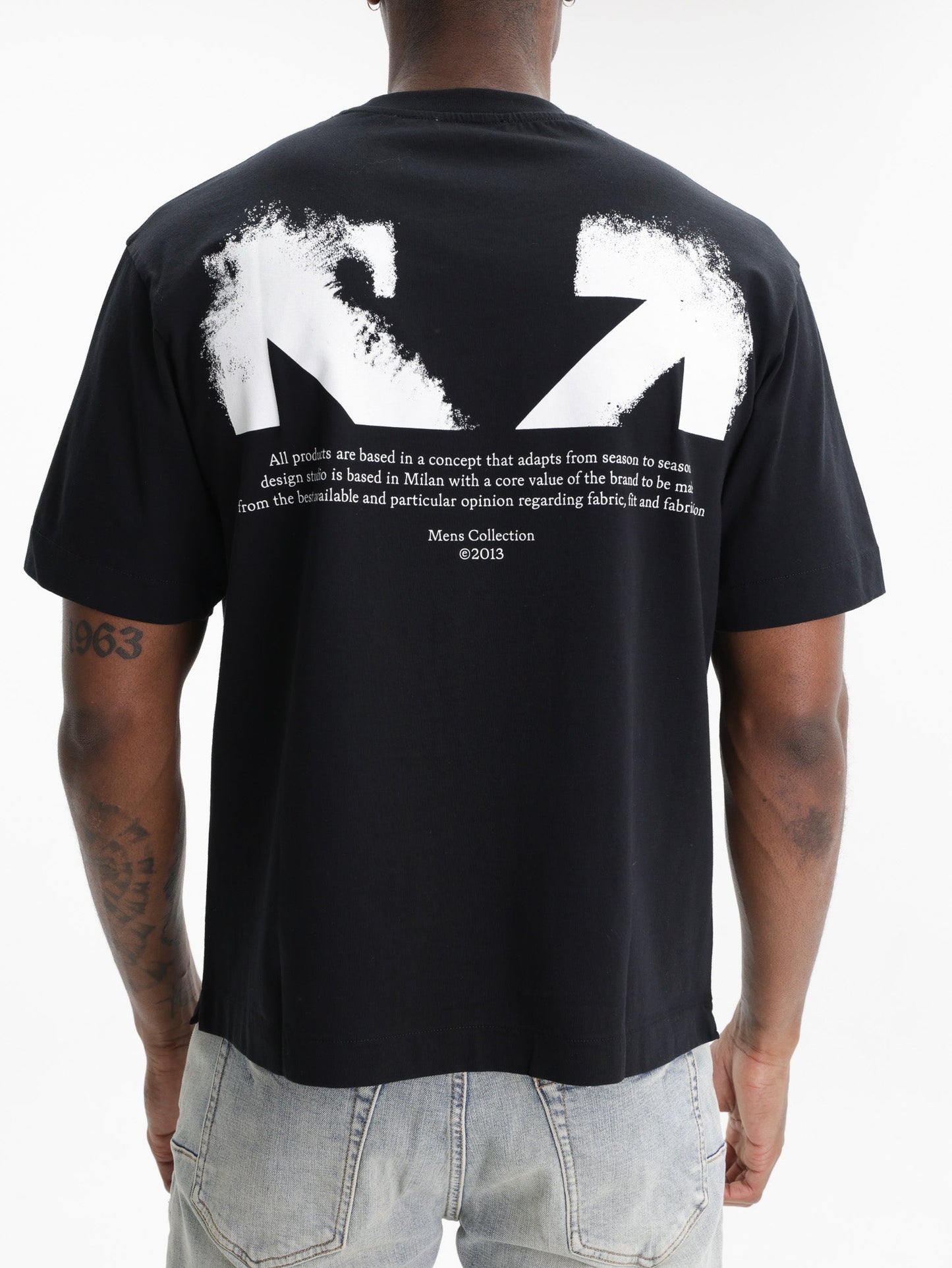 Off - White T-Shirt Half Arrows SS Skate Black