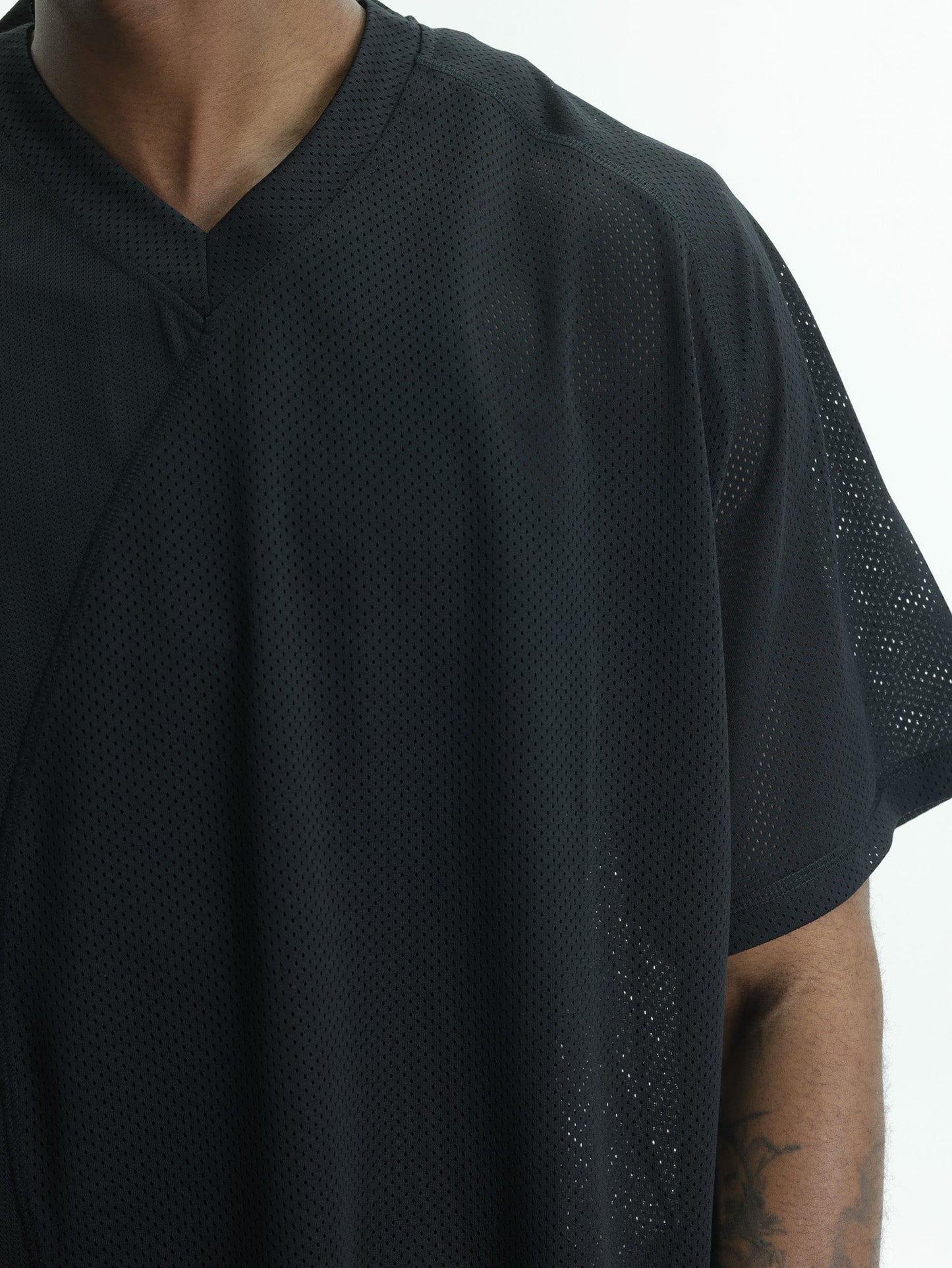 Arte T-Shirt Multi Mesh V-Neck Black