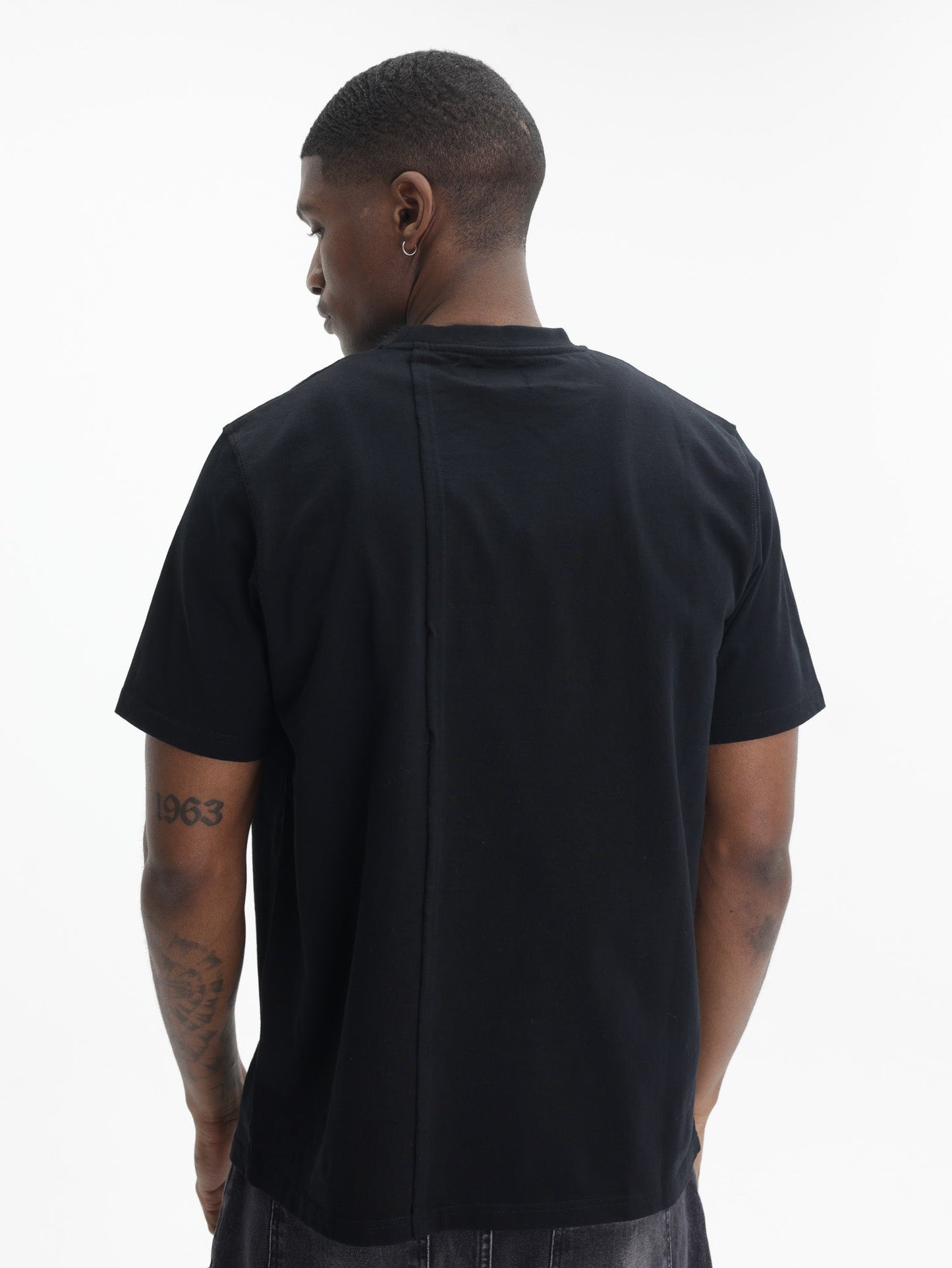 Arte T-Shirt White Address Print Black