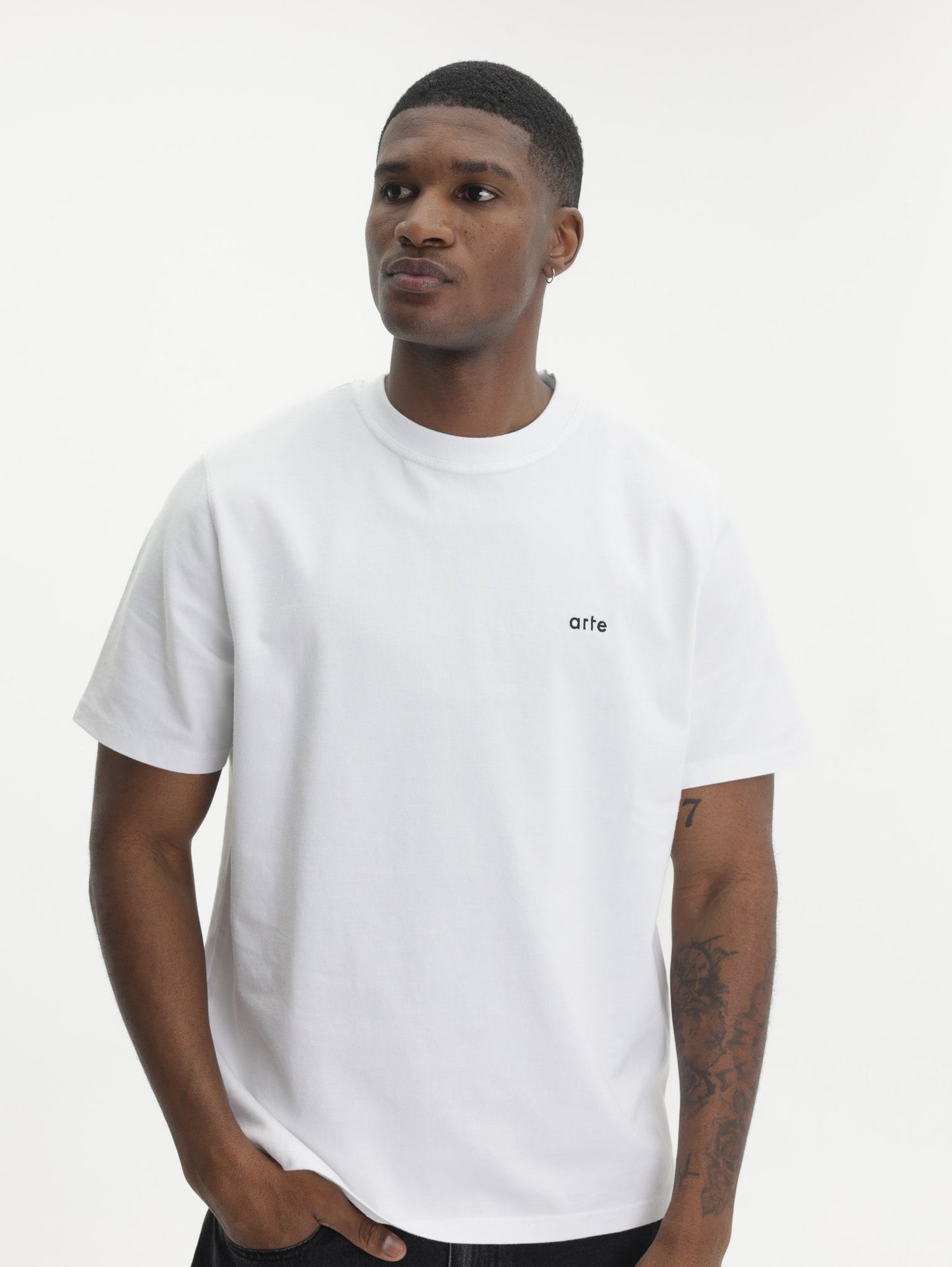 Arte T-Shirt Back Poster White