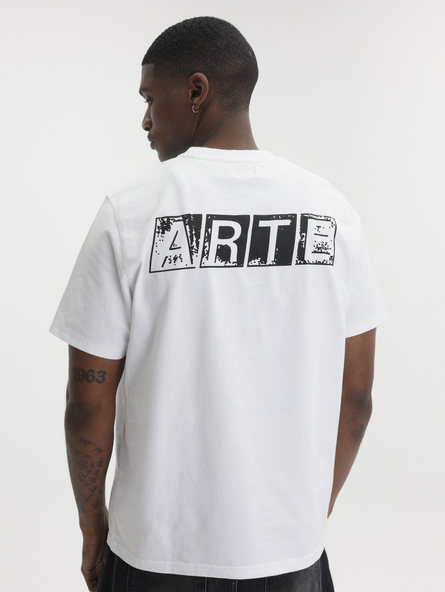 Arte T-Shirt Block Black Back Print White