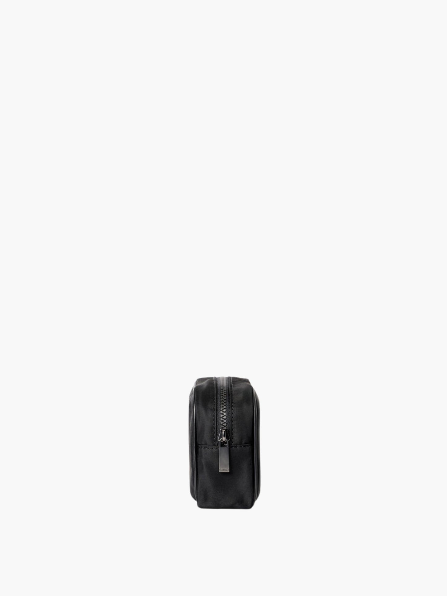 Off-White Bag Arrow Logo Pouch Black